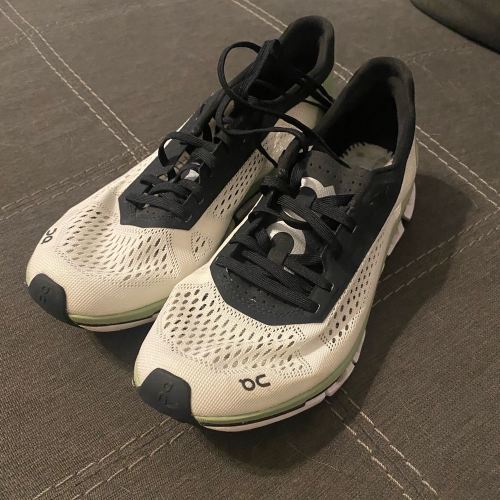 ON clouds shoes